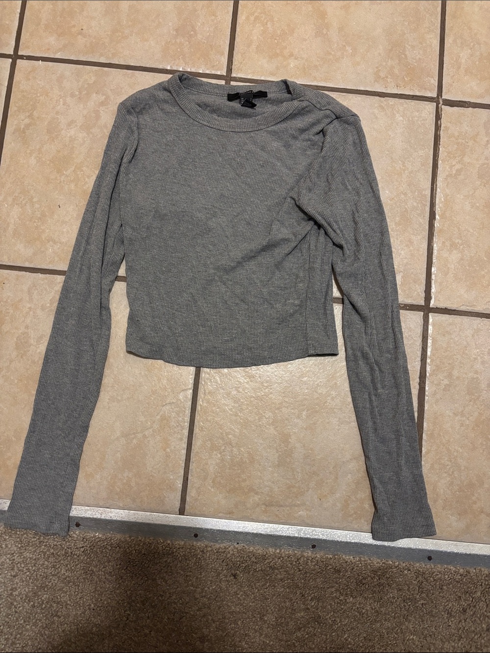Forever 21 Gray Cropped Long-Sleeve Ribbed Top